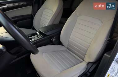 Седан Ford Fusion 2019 в 