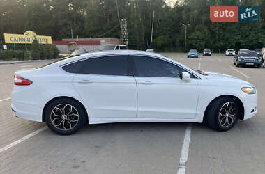 Седан Ford Fusion 2015 в 