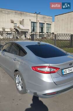 Седан Ford Fusion 2016 в 