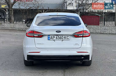 Седан Ford Fusion 2019 в 