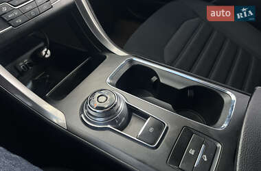 Седан Ford Fusion 2019 в 