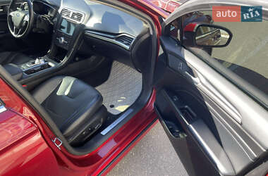 Седан Ford Fusion 2019 в 