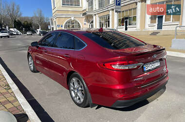 Седан Ford Fusion 2019 в 