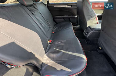 Седан Ford Fusion 2018 в 