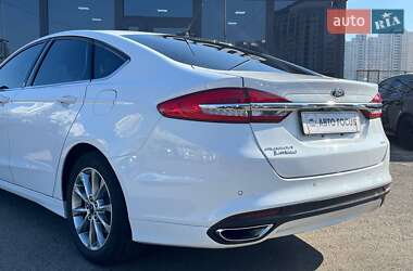 Седан Ford Fusion 2017 в 
