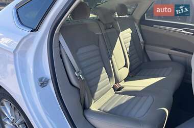 Седан Ford Fusion 2017 в 