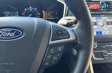 Седан Ford Fusion 2017 в 