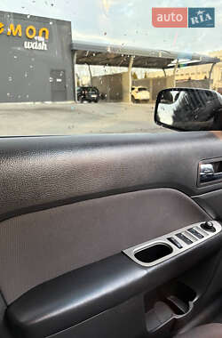 Седан Ford Fusion 2012 в 