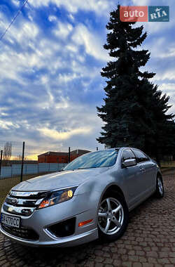 Седан Ford Fusion 2012 в 