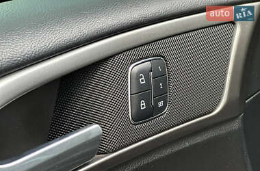 Седан Ford Fusion 2017 в 