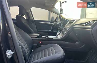 Седан Ford Fusion 2013 в 
