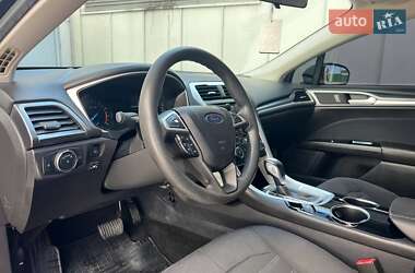 Седан Ford Fusion 2013 в 