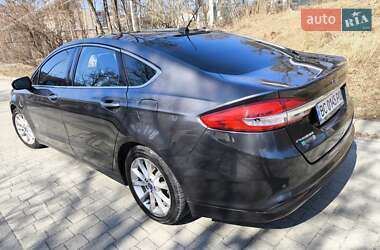 Седан Ford Fusion 2016 в 