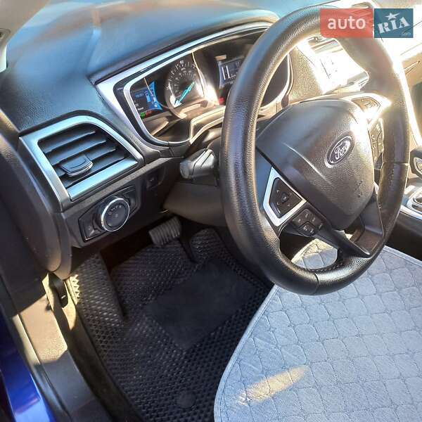 Седан Ford Fusion 2016 в Львові