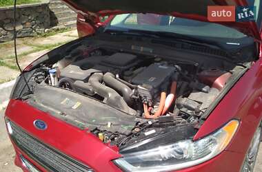 Седан Ford Fusion 2013 в 
