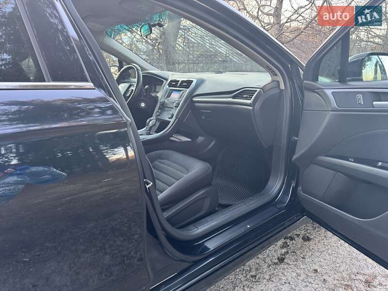 Седан Ford Fusion 2013 в Залещиках