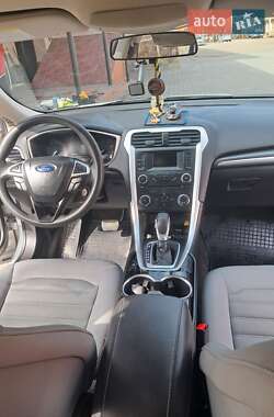 Седан Ford Fusion 2014 в 