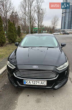 Седан Ford Fusion 2016 в 
