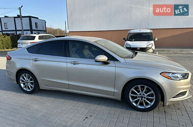 Седан Ford Fusion 2016 в 