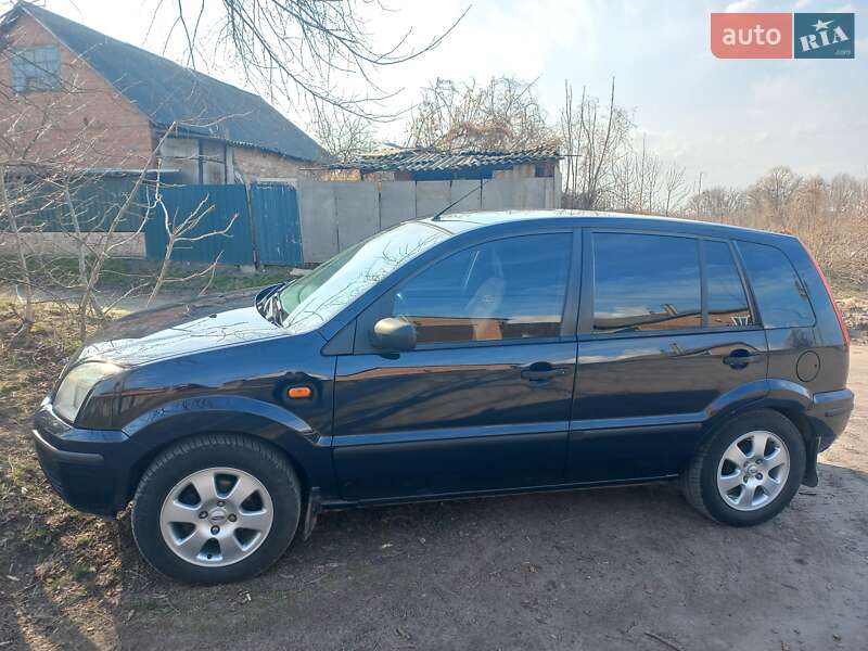 Хэтчбек Ford Fusion 2004 в Ромнах фото 7 Хэтчбек Ford Fusion 2004 в Ромнах