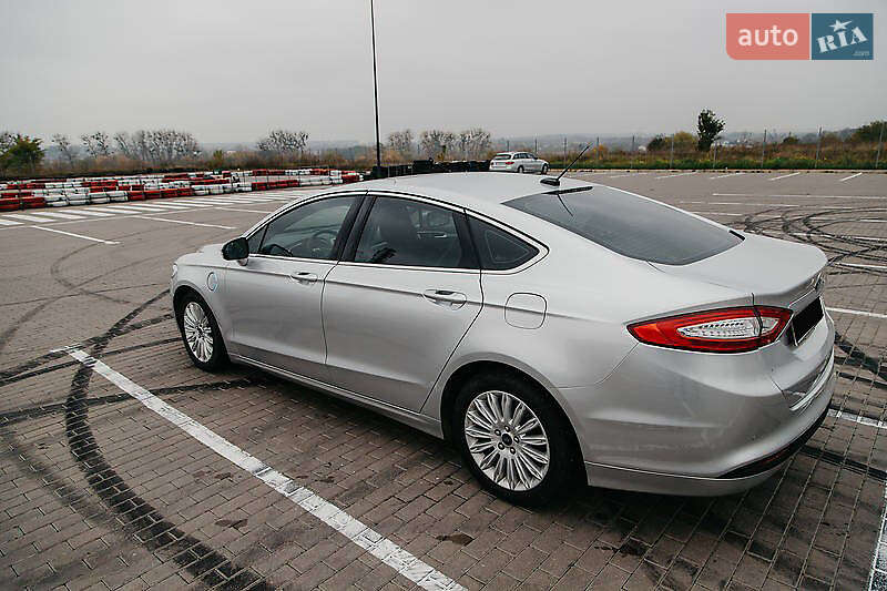 Седан Ford Fusion 2016 в Киеве