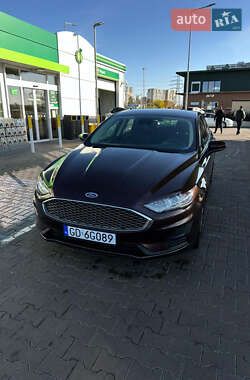 Седан Ford Fusion 2019 в 