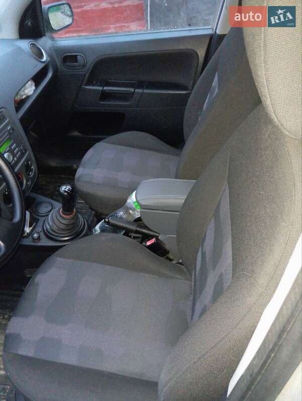 Хэтчбек Ford Fusion 2008 в Житомире