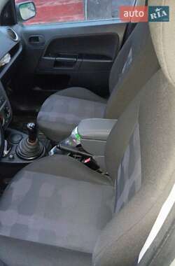 Хэтчбек Ford Fusion 2008 в 