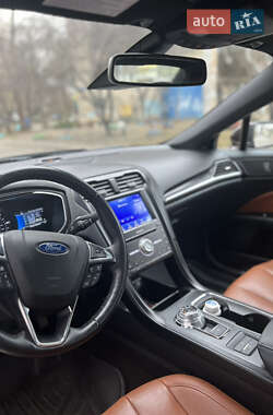 Седан Ford Fusion 2018 в 