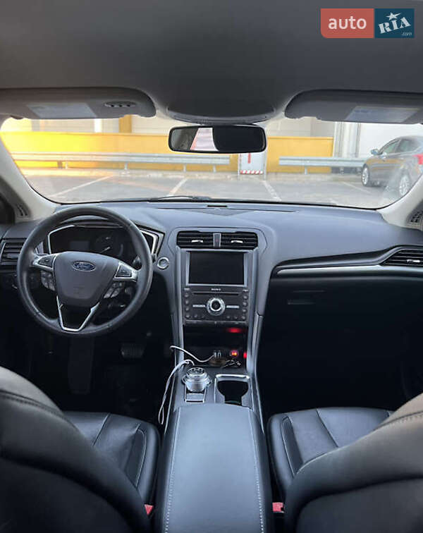 Седан Ford Fusion 2018 в Львове