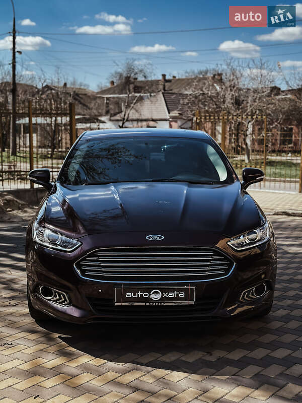 Седан Ford Fusion 2013 в 