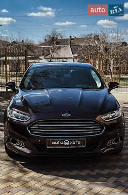 Седан Ford Fusion 2013 в 