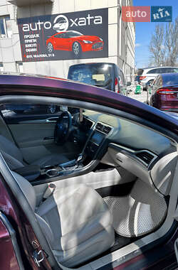 Седан Ford Fusion 2013 в 