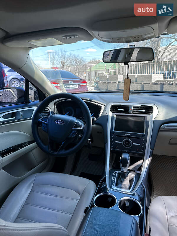 Седан Ford Fusion 2013 в Миколаєві