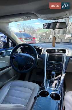 Седан Ford Fusion 2013 в 