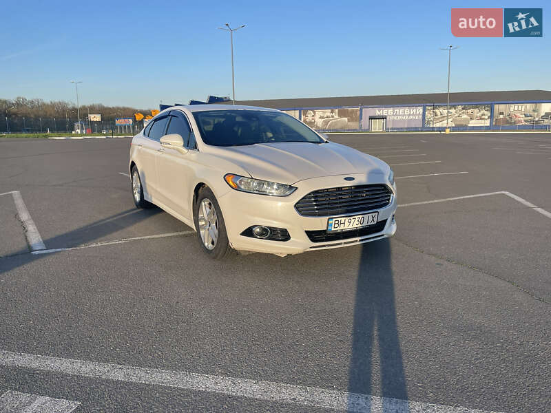 Седан Ford Fusion 2013 в Одесі