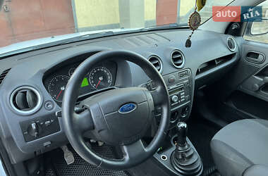 Хэтчбек Ford Fusion 2008 в 