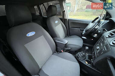 Хэтчбек Ford Fusion 2008 в 