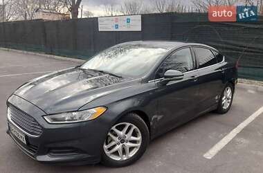 Седан Ford Fusion 2015 в 