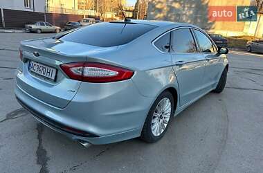 Седан Ford Fusion 2013 в 