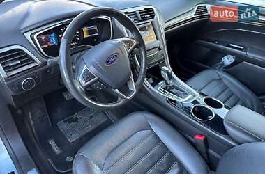 Седан Ford Fusion 2013 в 