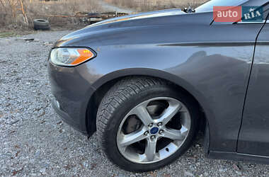 Седан Ford Fusion 2015 в 