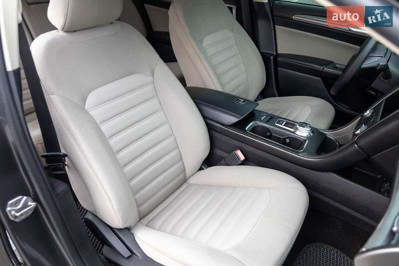 Седан Ford Fusion 2016 в Каменском