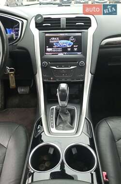 Седан Ford Fusion 2013 в 