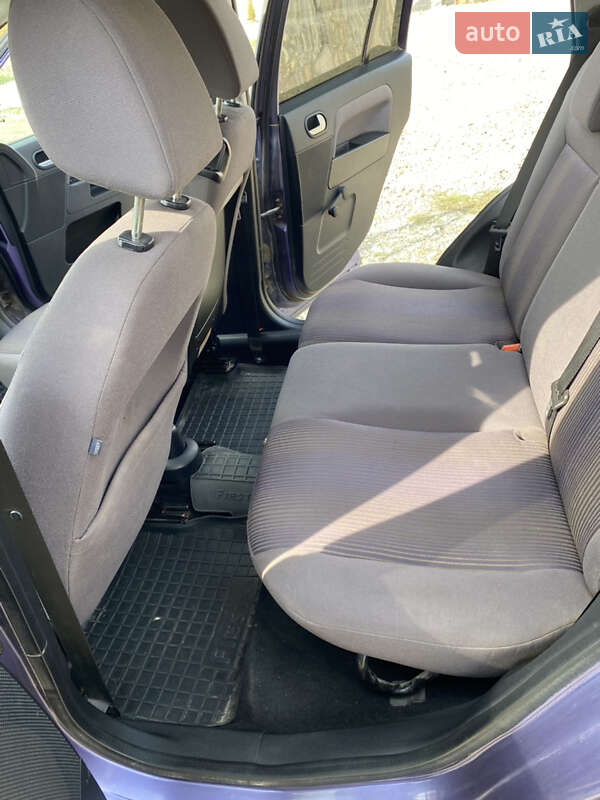 Хэтчбек Ford Fusion 2005 в Ивано-Франковске