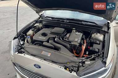 Седан Ford Fusion 2017 в 
