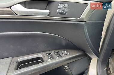 Седан Ford Fusion 2017 в 