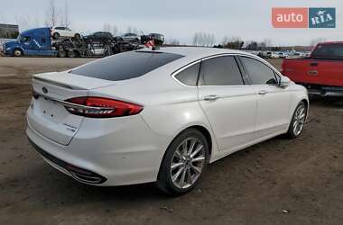 Седан Ford Fusion 2017 в 