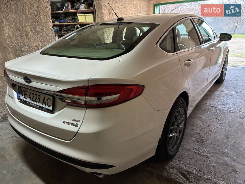 Седан Ford Fusion 2016 в Тернівці