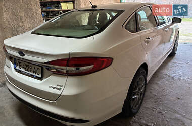 Седан Ford Fusion 2016 в 